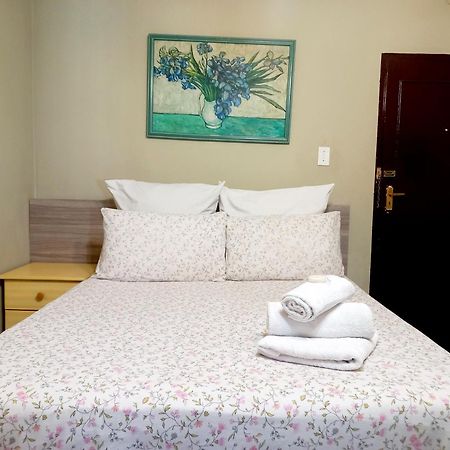 G&G Guesthouse ヨハネスブルグ エクステリア 写真