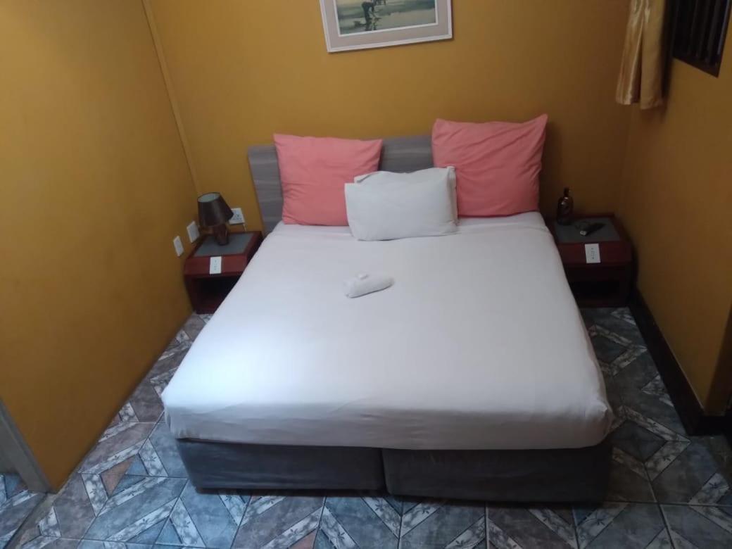 G&G Guesthouse ヨハネスブルグ エクステリア 写真