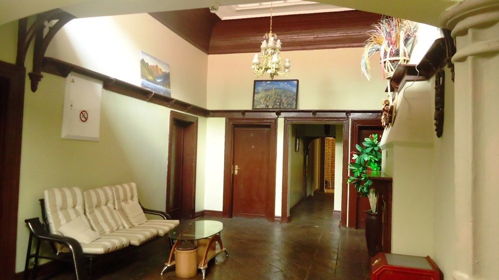 G&G Guesthouse ヨハネスブルグ エクステリア 写真