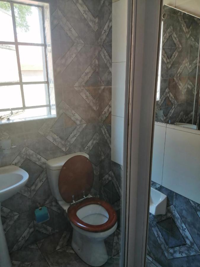 G&G Guesthouse ヨハネスブルグ エクステリア 写真