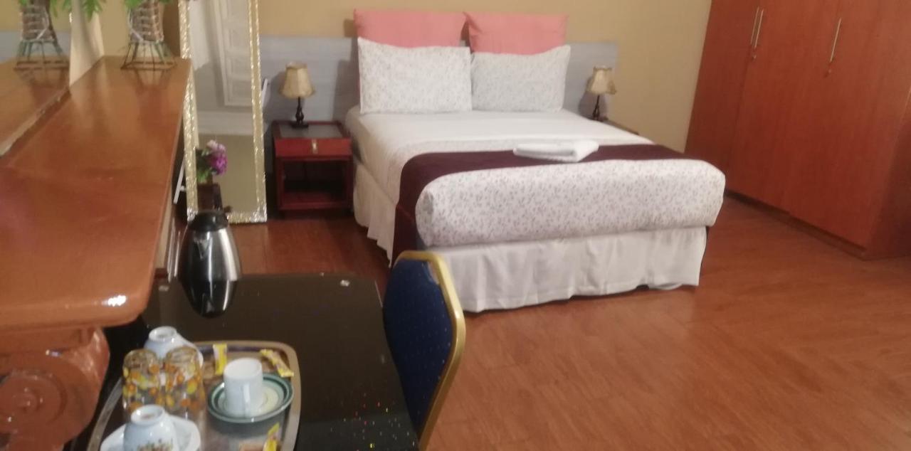 G&G Guesthouse ヨハネスブルグ エクステリア 写真